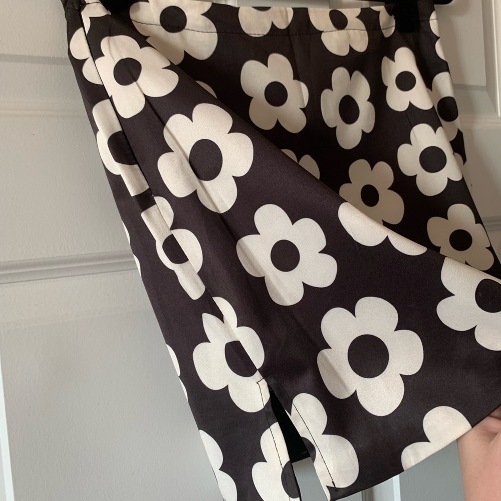Flower Mini Skirt - Picture 6 of 6